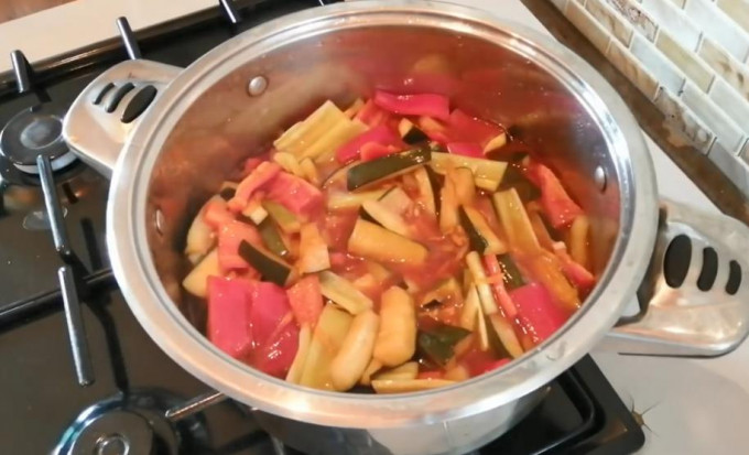 Лічо з кабачків на зиму - 13 рецептів неймовірно смачної заготівлі.