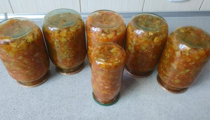 Лічо з кабачків на зиму - 13 рецептів неймовірно смачної заготівлі.