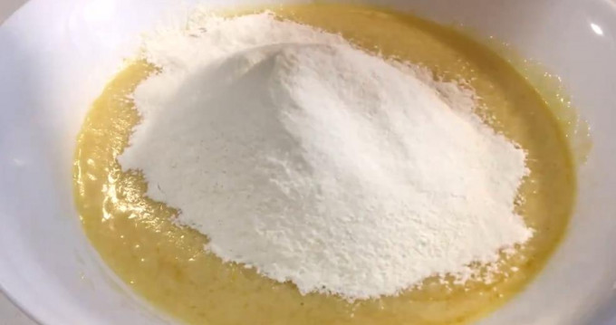 Манник на кефірі - 14 рецептів дуже смачного та повітряного манника в духовці