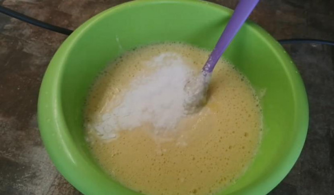 Манник на кефірі - 14 рецептів дуже смачного та повітряного манника в духовці