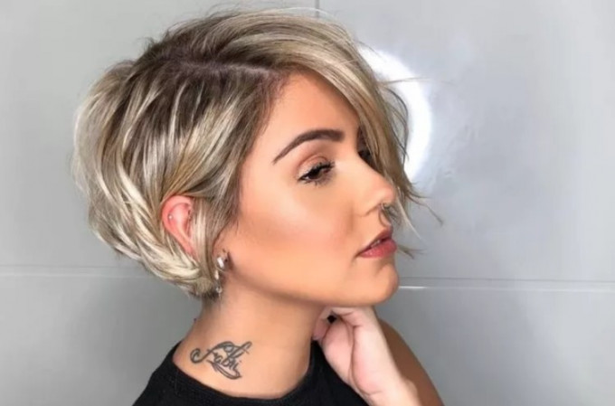 Модні жіночі стрижки на 2022-2023 рік: тенденції та тренди для короткого, середньої довжини та довгого волосся, кольору
