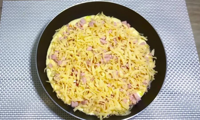 Піца на сковороді за 10 хвилин - 11 швидких рецептів на швидку руку