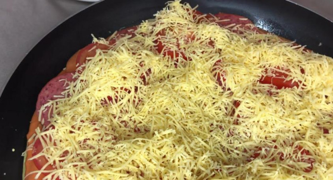 Піца на сковороді за 10 хвилин - 11 швидких рецептів на швидку руку