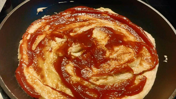 Піца на сковороді за 10 хвилин - 11 швидких рецептів на швидку руку