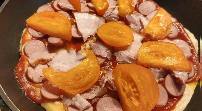 Піца на сковороді за 10 хвилин - 11 швидких рецептів на швидку руку