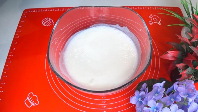 Пиріжки з цибулею та яйцем - 12 рецептів на сковороді та в духовці