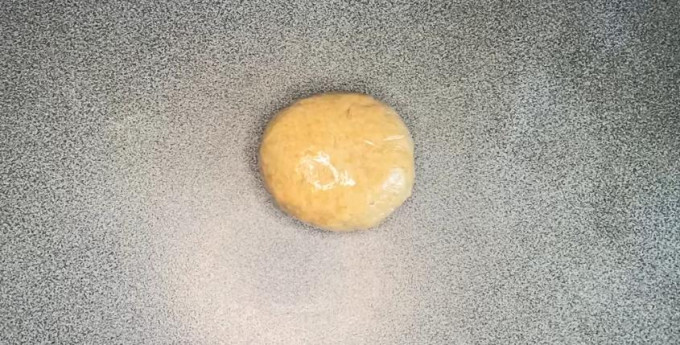 Пиріжки з цибулею та яйцем - 12 рецептів на сковороді та в духовці