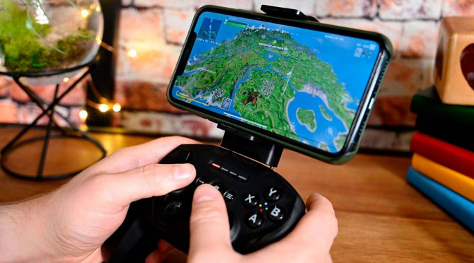 Подарунки хлопцеві на Новий 2023 рік: що подарувати, ідеї