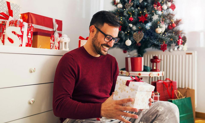 Подарунок чоловікові на Новий 2023 | що подарувати