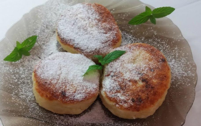 Пишні сирники з сиру на сковороді – 14 класичних рецептів