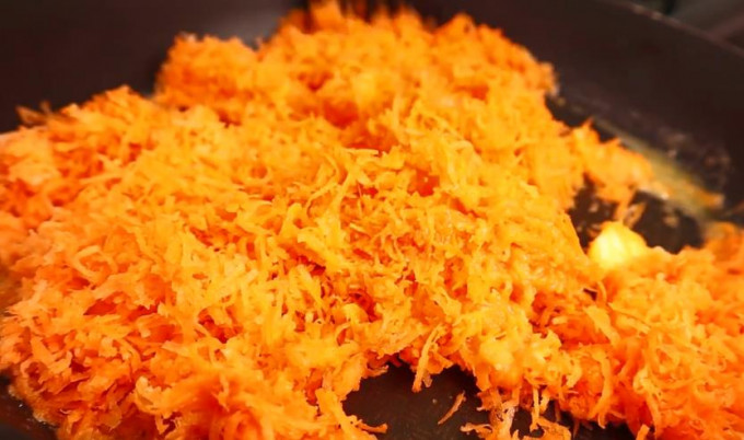 Пишні сирники з сиру на сковороді – 14 класичних рецептів