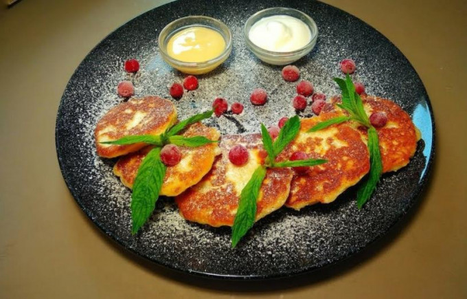 Пишні сирники з сиру на сковороді – 14 класичних рецептів