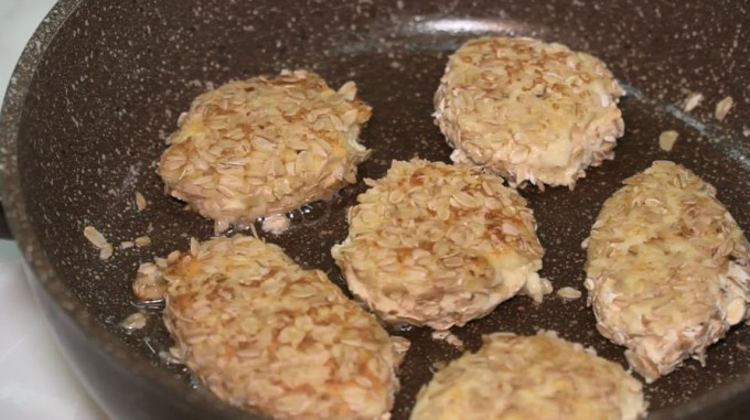 Пишні сирники з сиру на сковороді – 14 класичних рецептів