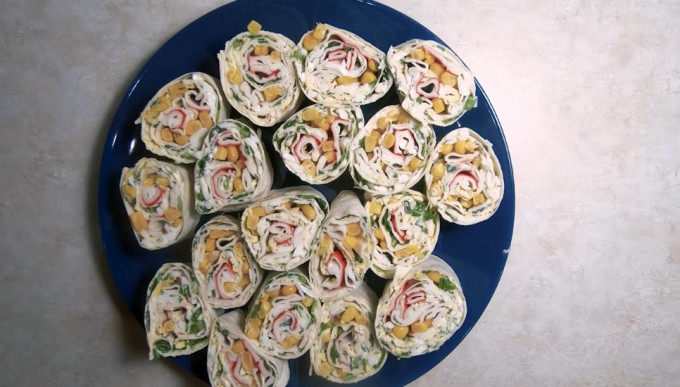 Рулет з лаваша з крабовими паличками - 16 смачних рецептів