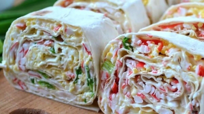 Рулет з лаваша з крабовими паличками - 16 смачних рецептів