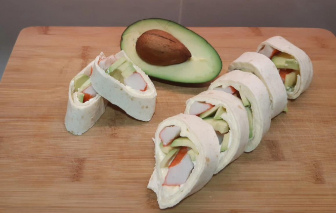 Рулет з лаваша з крабовими паличками - 16 смачних рецептів