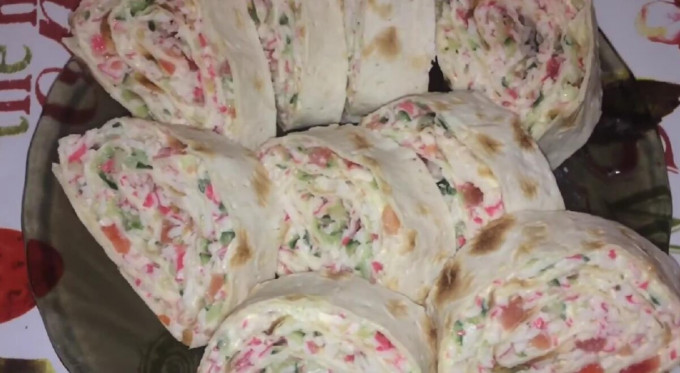 Рулет з лаваша з крабовими паличками - 16 смачних рецептів