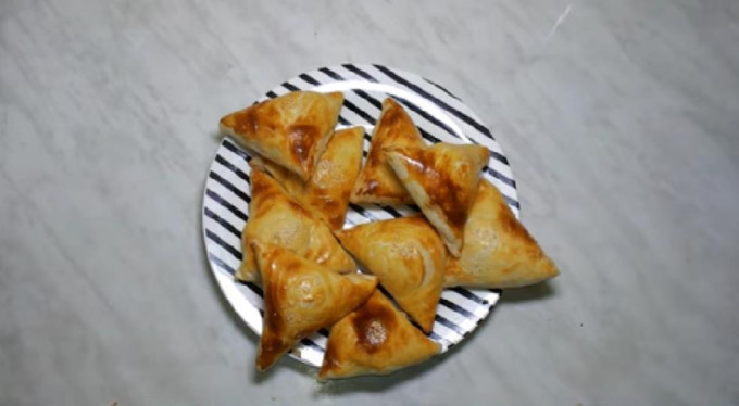 Самса з листкового тіста - 12 рецептів у духовці