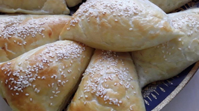 Самса з листкового тіста - 12 рецептів у духовці