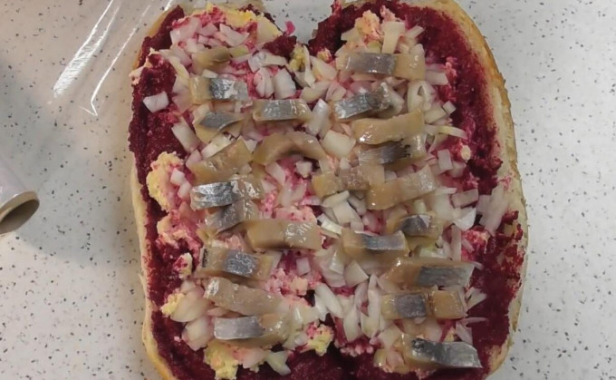 Оселедець під шубою - 12 класичних рецептів з послідовною черговістю шарів