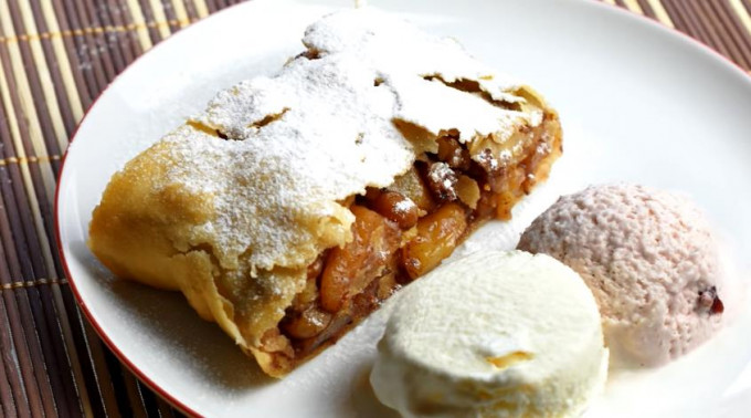 Штрудель з яблуками - 11 класичних рецептів з різного тіста