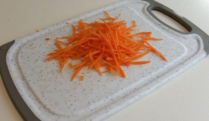 Свинячий язик – 12 рецептів приготування (як і скільки варити, щоб був м'яким)