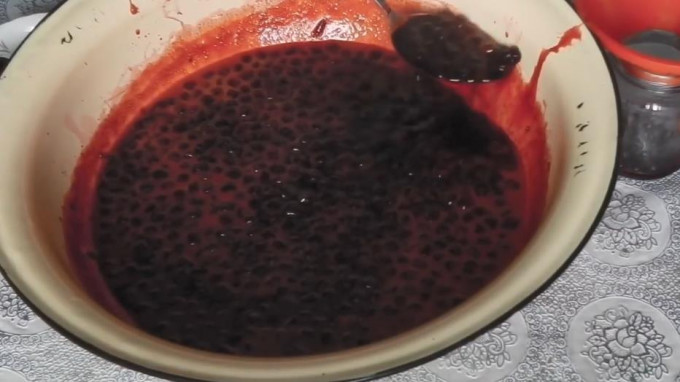 Варення з вишні на зиму - 11 рецептів з кісточками та без них