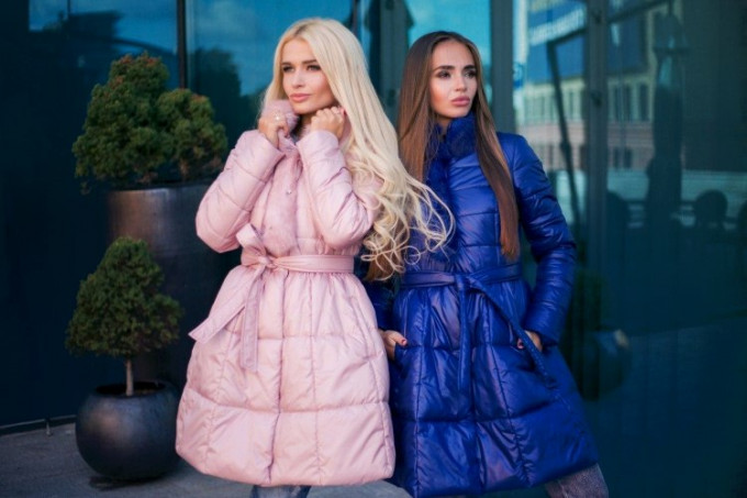 Жіночі зимові пуховики, модні у 2022-2023 роках: тенденції моди, фасони та моделі, тканини та кольори