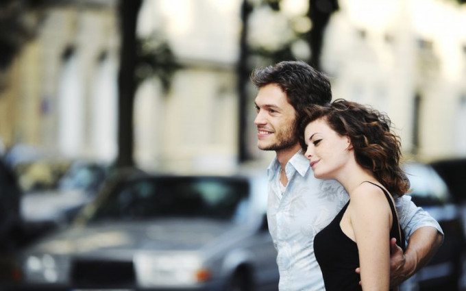 Що написати хлопцю першому: ідеї, фрази, жарти