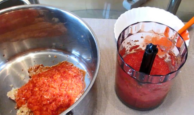 Класична аджика на зиму: 13 рецептів найсмачнішої домашньої аджики