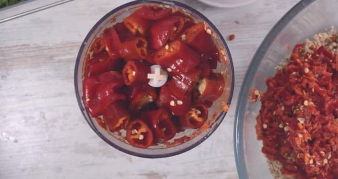 Класична аджика на зиму: 13 рецептів найсмачнішої домашньої аджики