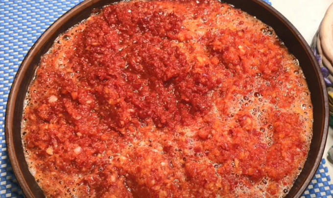 Класична аджика на зиму: 13 рецептів найсмачнішої домашньої аджики