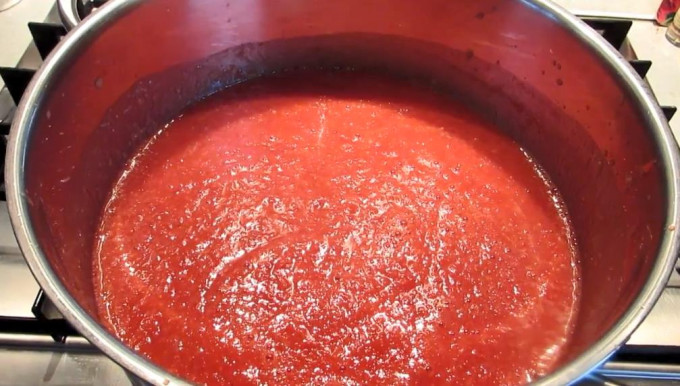 Класична аджика на зиму: 13 рецептів найсмачнішої домашньої аджики