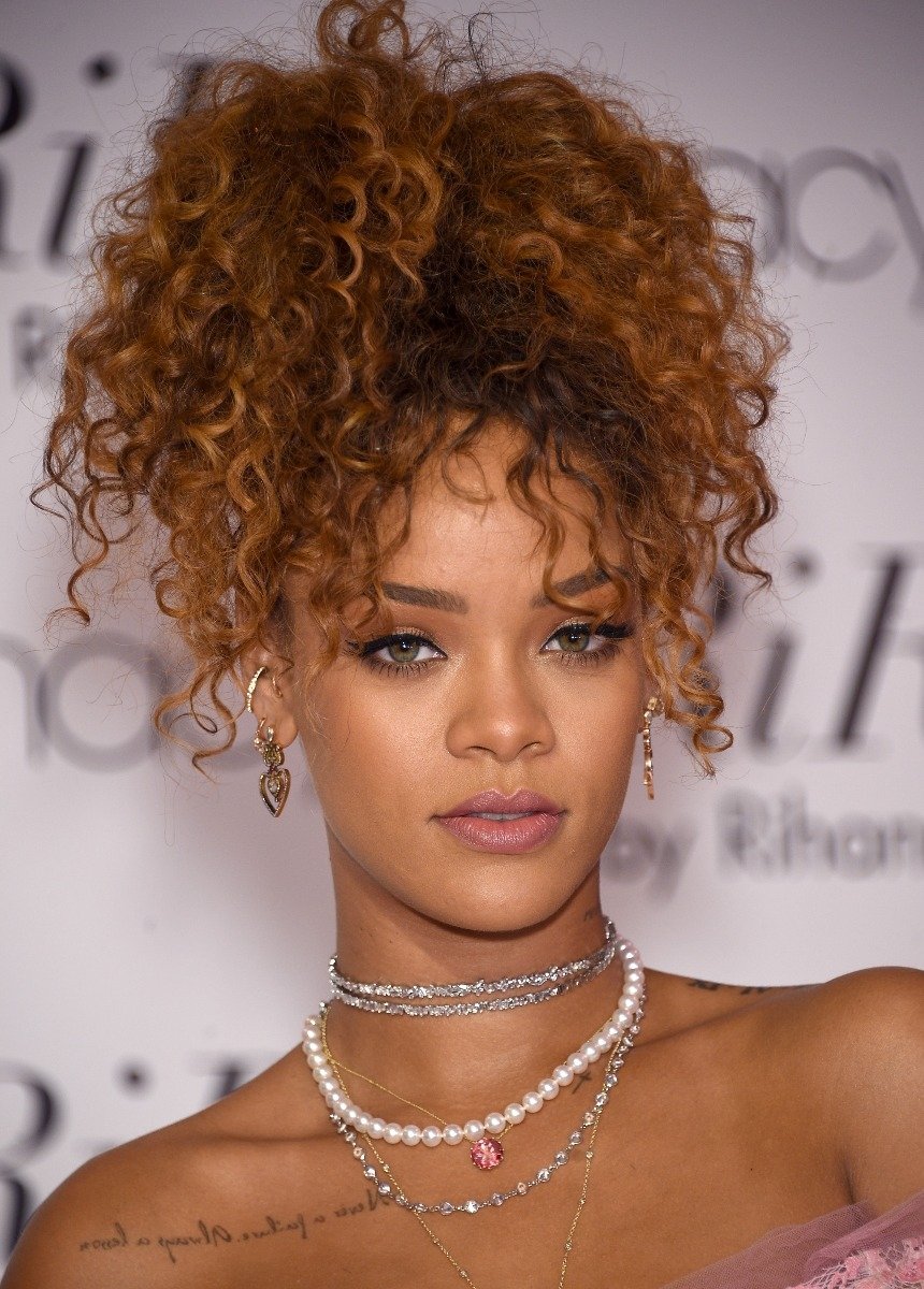 15 зачісок для кучерявого та кучерявого волосся легко та швидко: фото