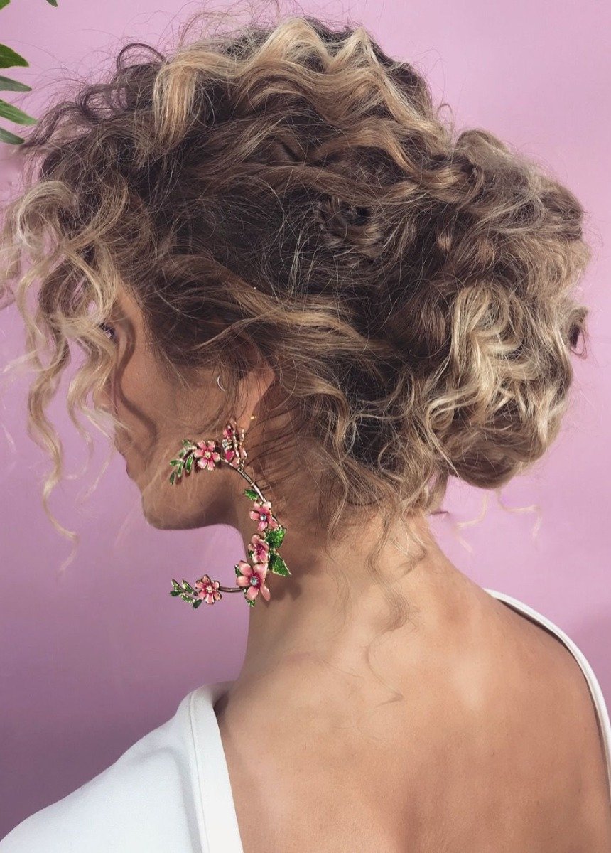 15 зачісок для кучерявого та кучерявого волосся легко та швидко: фото