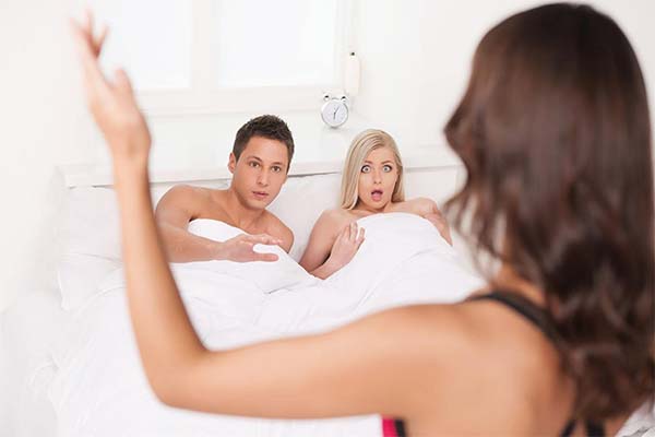 До чого сниться зрада хлопця з іншою дівчиною — 44 тлумачення з різних сонників