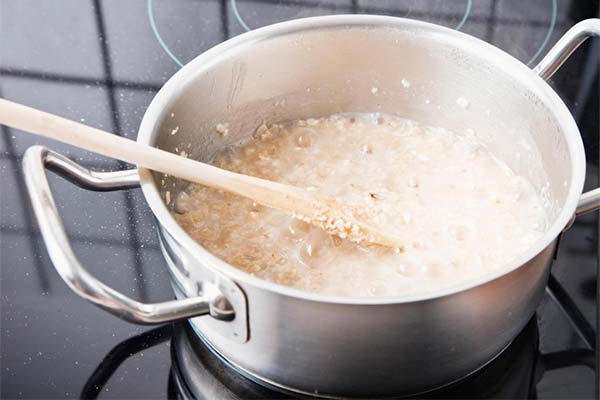 До чого сниться каша жінці чи чоловікові — 45 тлумачень із різних сонників.