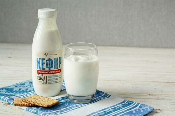 До чого сниться кефір жінці чи чоловікові - 35 тлумачень із різних сонників.