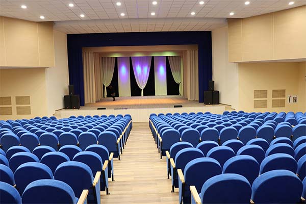 До чого сниться зал жінці чи чоловікові — 36 тлумачень із різних сонників.