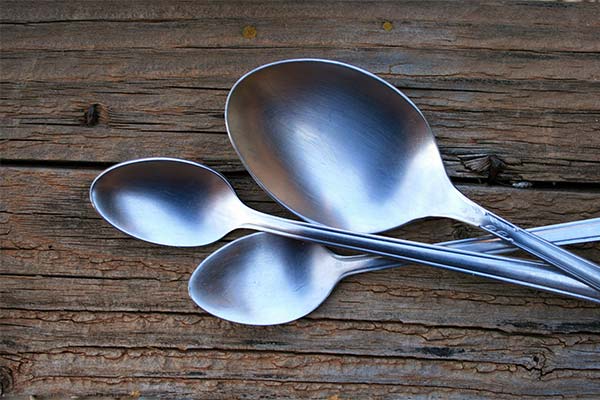 До чого сняться ложки жінці чи чоловікові — 68 тлумачень із різних сонників.