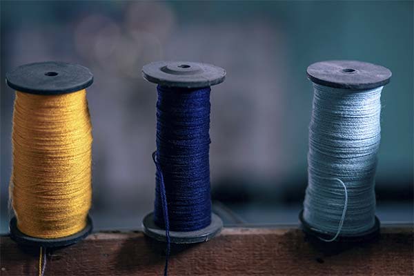 До чого сняться нитки жінці чи чоловікові — 56 тлумачень із різних сонників.