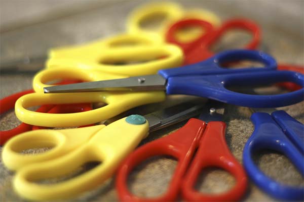 До чого сняться ножиці жінці чи чоловікові — 79 тлумачень із різних сонників.