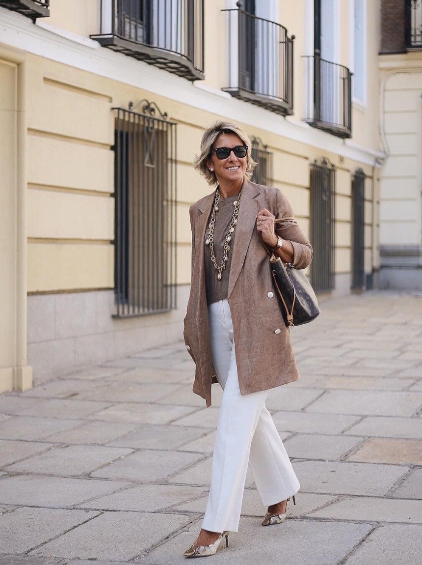 Мода 2023 для жінок за 50: головні тенденції сезону