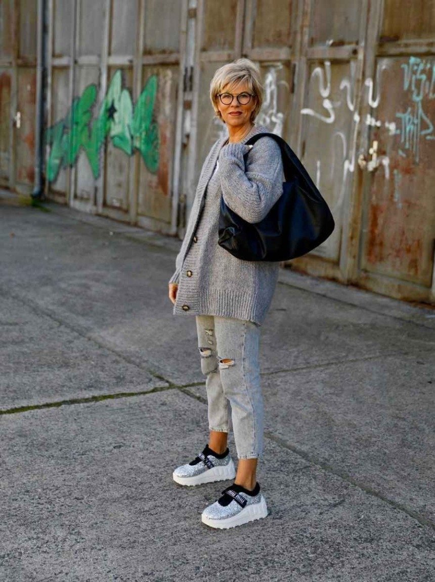 Мода 2023 для жінок за 50: головні тенденції сезону