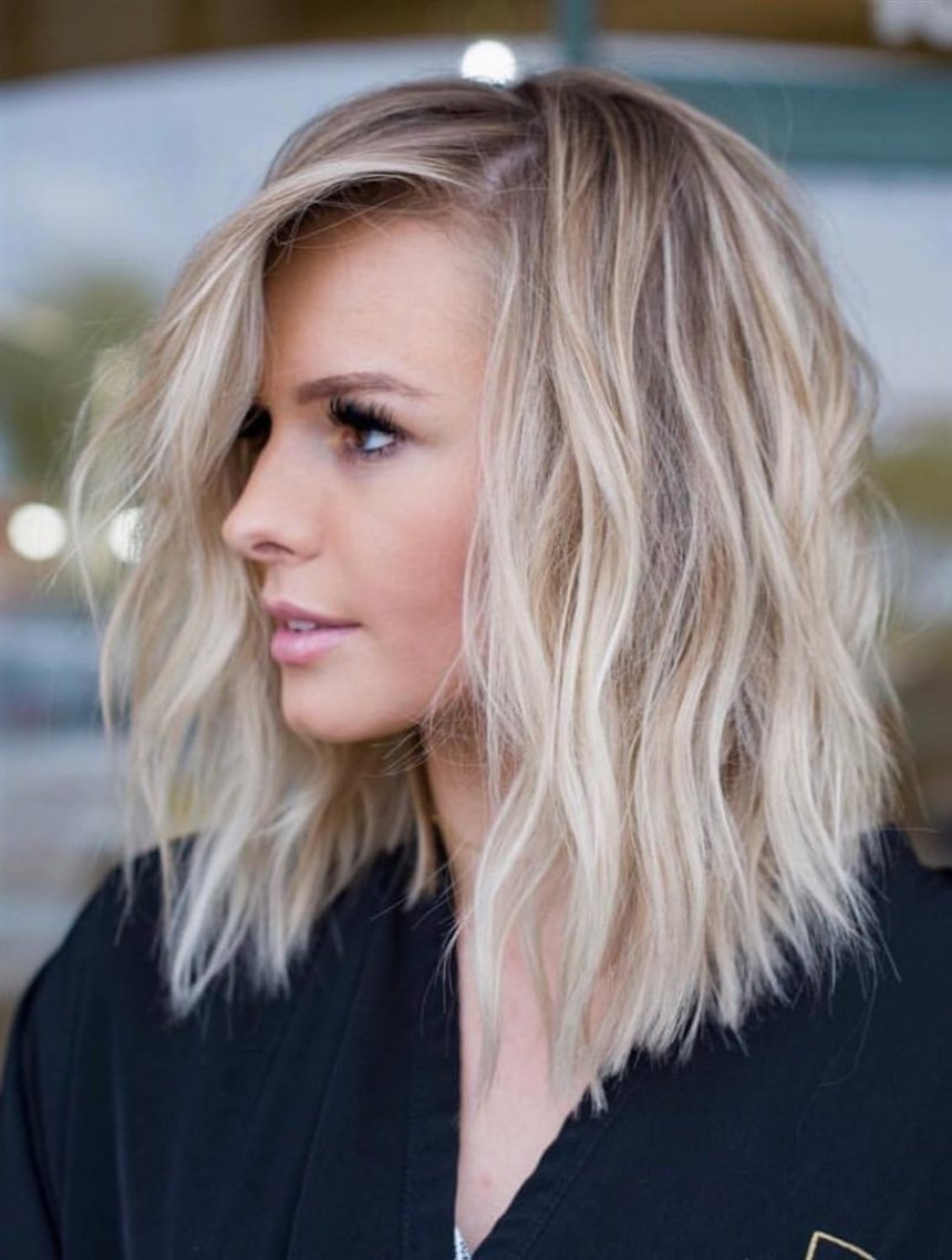 Модні жіночі стрижки 2023 на коротке, середнє, довге волосся: фото