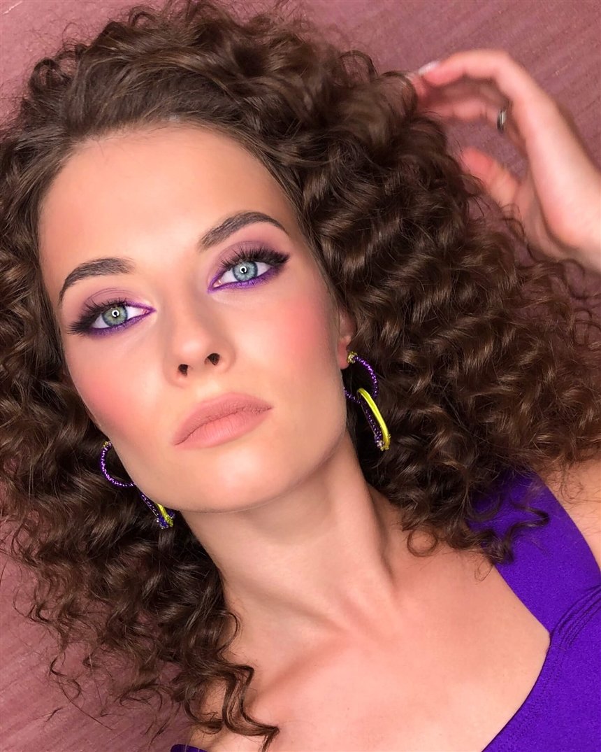 Афро кучері та африканські локони: фото на коротке волосся, як зробити зачіску в домашніх умовах