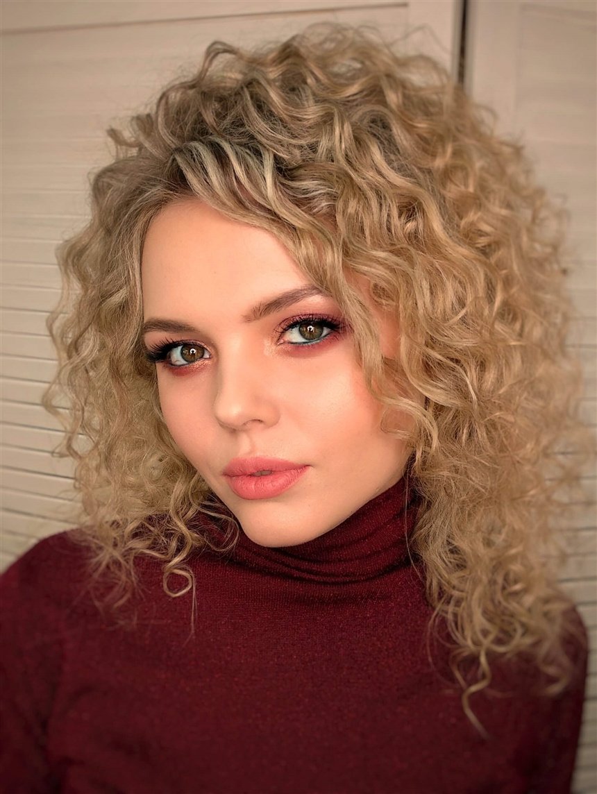 Афро кучері та африканські локони: фото на коротке волосся, як зробити зачіску в домашніх умовах