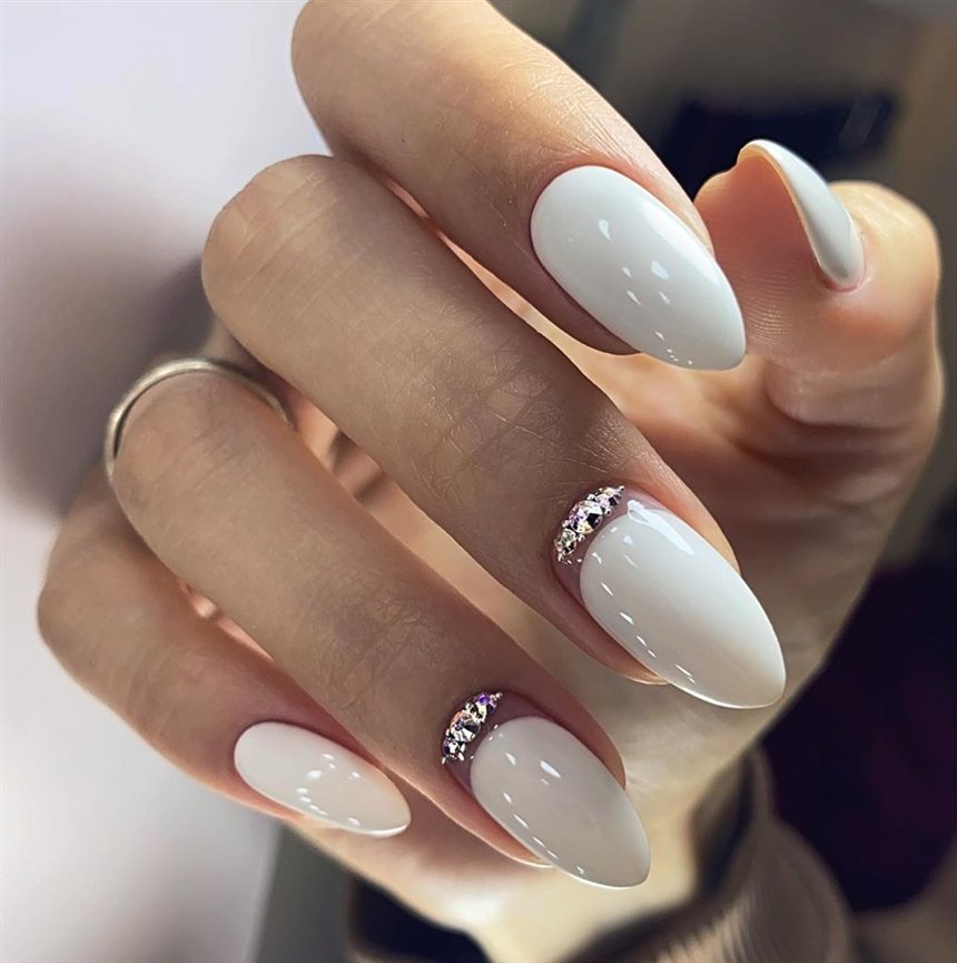 Мигдаль дизайн нігтів: красивий манікюр на довгі, короткі і гострі нігті.