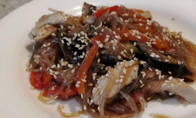 Фунчоза з куркою та овочами – 11 рецептів приготування салату