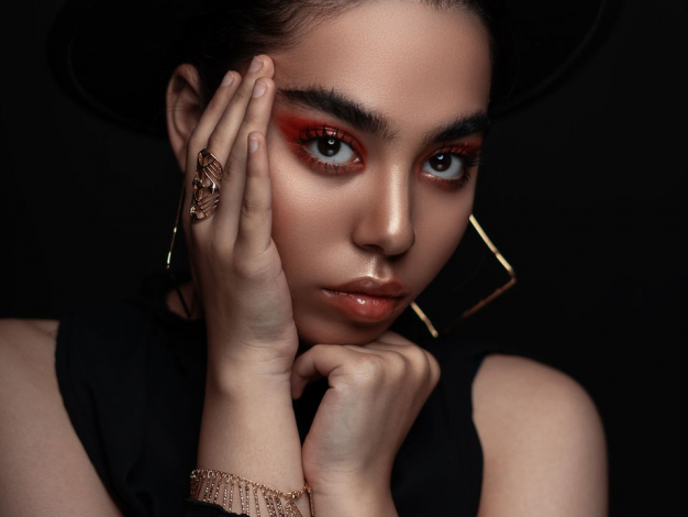 Глянсовий макіяж: продукти, які допоможуть створити бездоганний сяючий вигляд